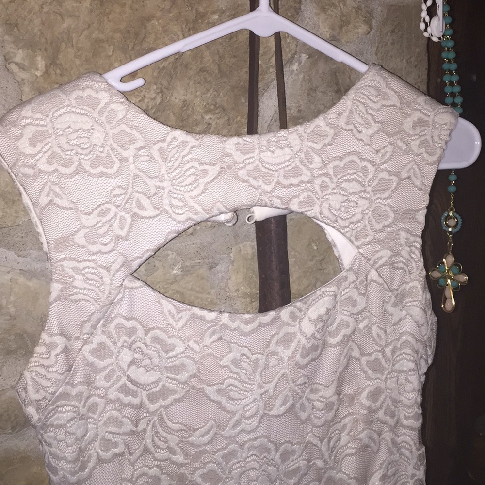 Dress - Picture 2 of 4